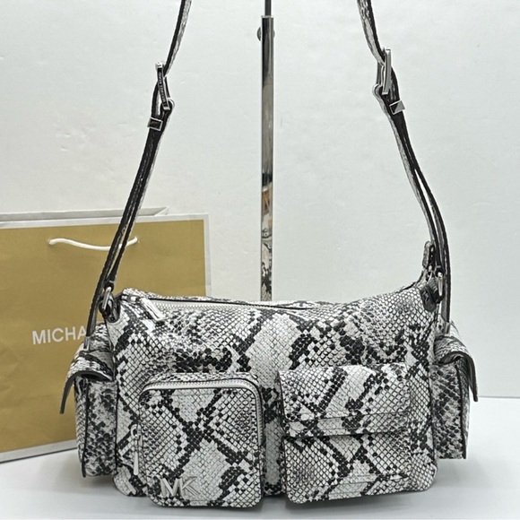MICHAEL KORS Dakota Md Snake Embossed Leather Pocket Shoulder Bag
ALUMINUM
NWT - Picture 1 of 16
